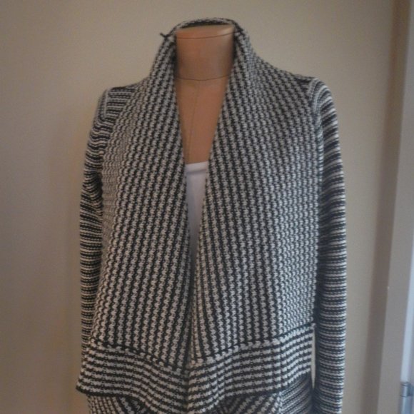 Houndstooth sweater with oversized collar - Medium - Picture 1 of 4